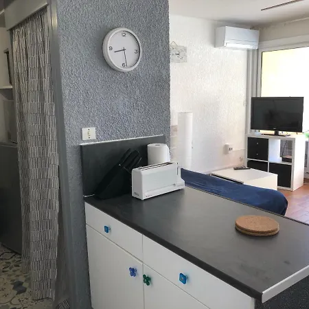 Le Mi-hauteur Apartment *